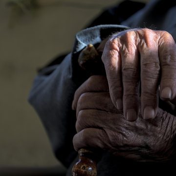 se poate iesi la pensie cu 10 ani vechime